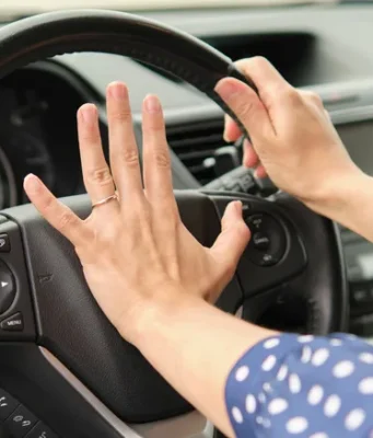 Наказывают ли в Нью-Йорке за звук сигнала автомобиля?